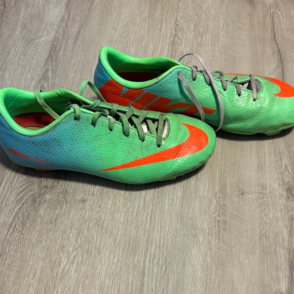 Nike Kids Vibrant Green and Orange Soccer shoes - Picture 2 of 3